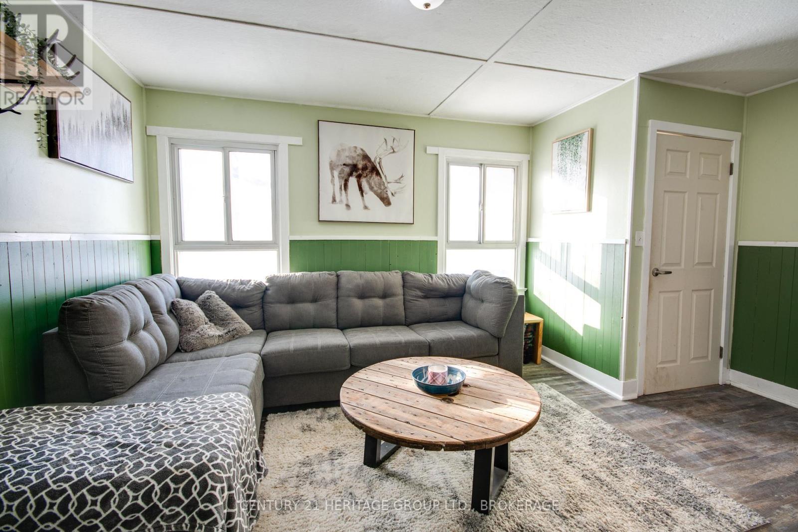 79 Kingscourt Avenue, Kingston (East Of Sir John A. Blvd), Ontario  K7K 4N8 - Photo 3 - X12765996