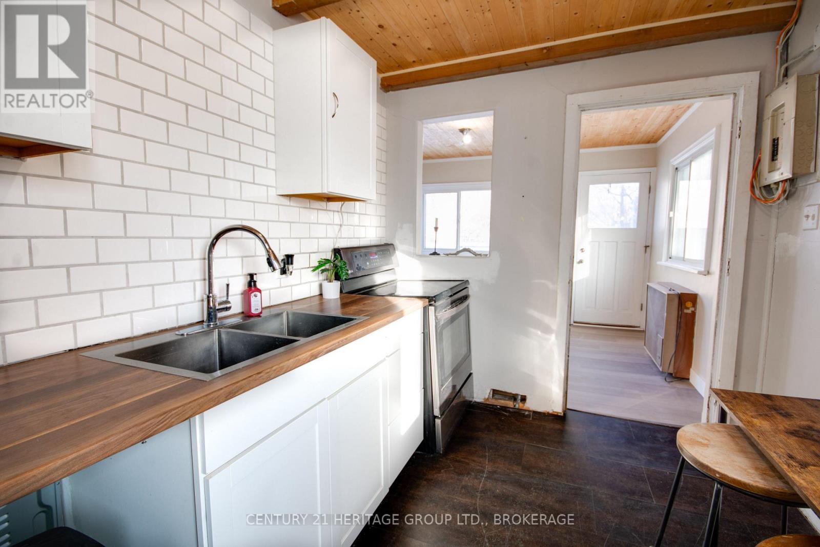 79 Kingscourt Avenue, Kingston (East Of Sir John A. Blvd), Ontario  K7K 4N8 - Photo 7 - X12765996