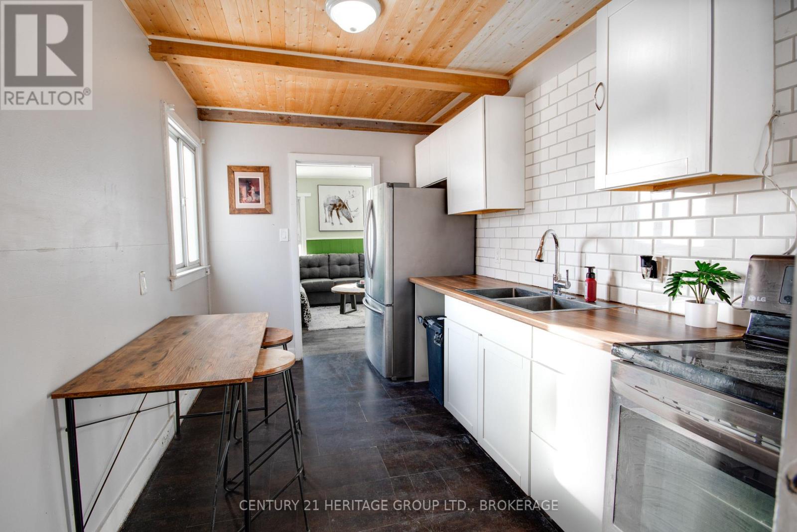 79 Kingscourt Avenue, Kingston (East Of Sir John A. Blvd), Ontario  K7K 4N8 - Photo 8 - X12765996