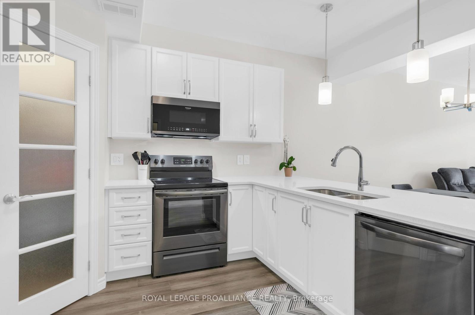 84 Athabaska Drive, Belleville (Thurlow Ward), Ontario  K8N 0T2 - Photo 11 - X12766072