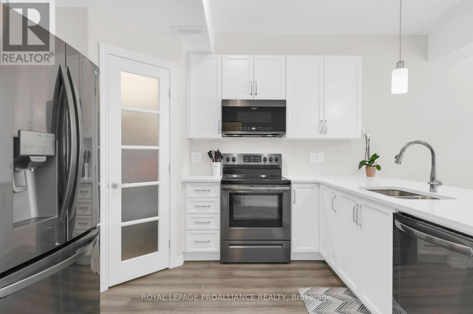 84 Athabaska Drive, Belleville (Thurlow Ward), Ontario  K8N 0T2 - Photo 12 - X12766072