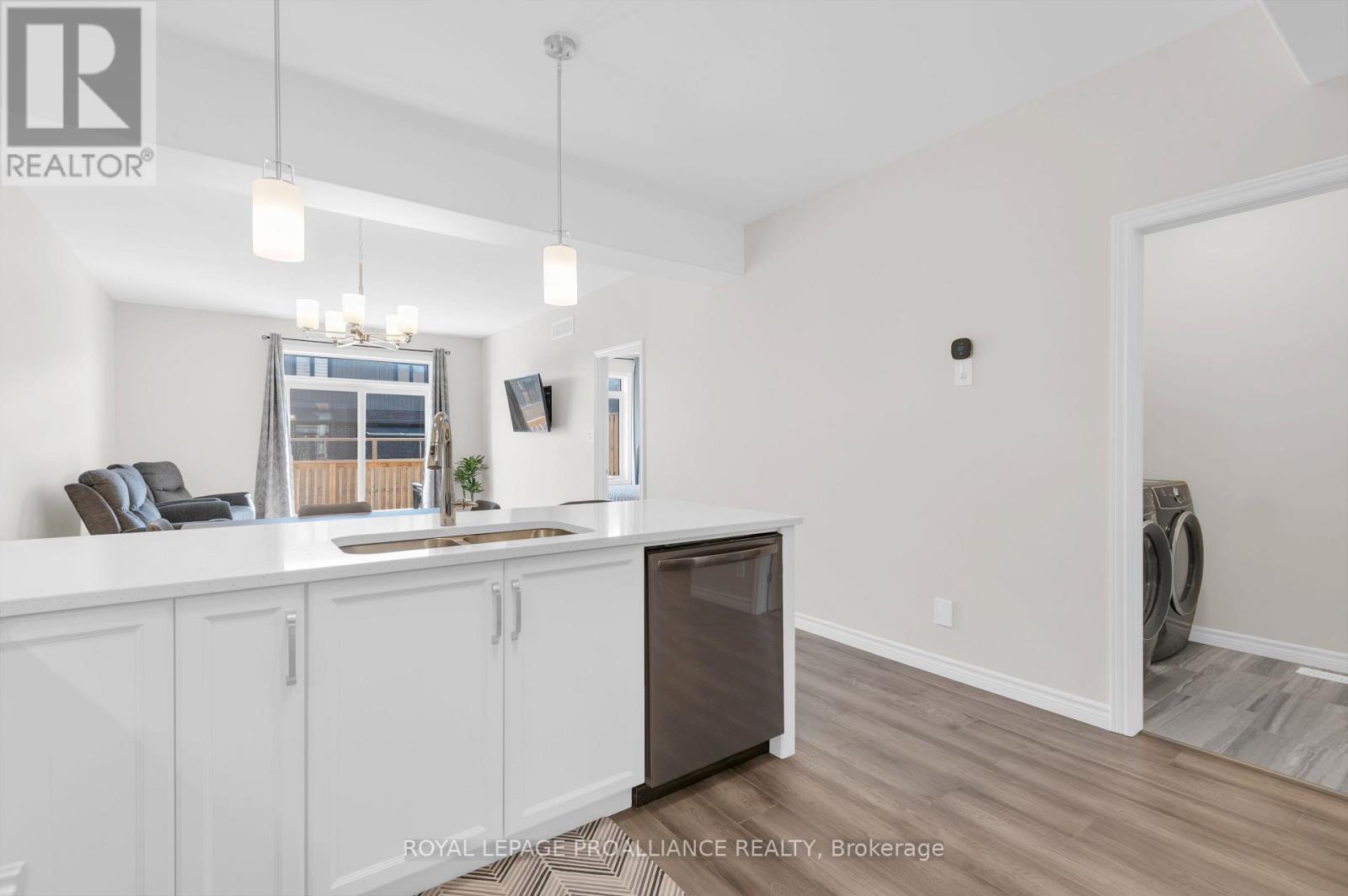 84 Athabaska Drive, Belleville (Thurlow Ward), Ontario  K8N 0T2 - Photo 13 - X12766072