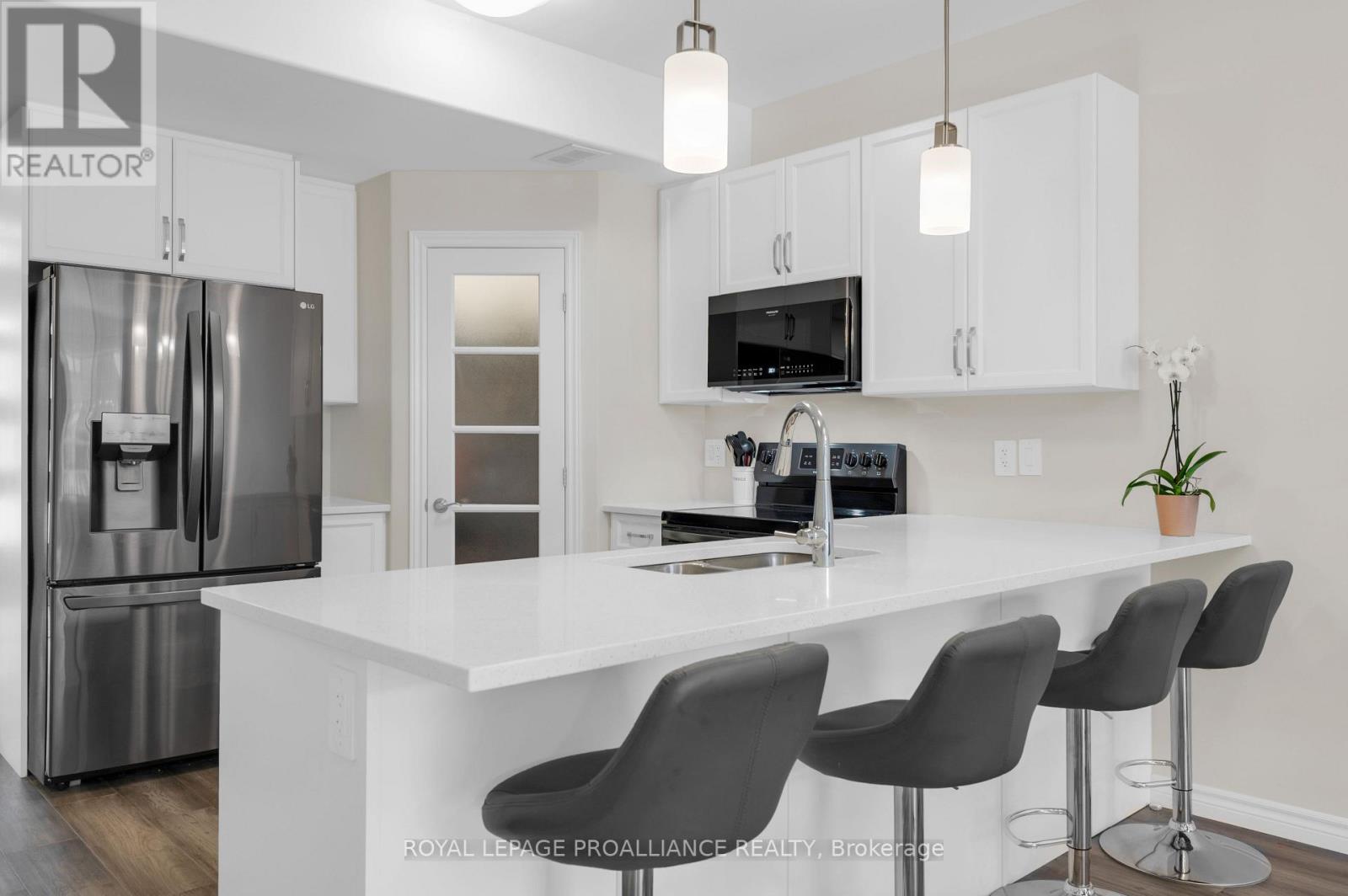 84 Athabaska Drive, Belleville (Thurlow Ward), Ontario  K8N 0T2 - Photo 15 - X12766072