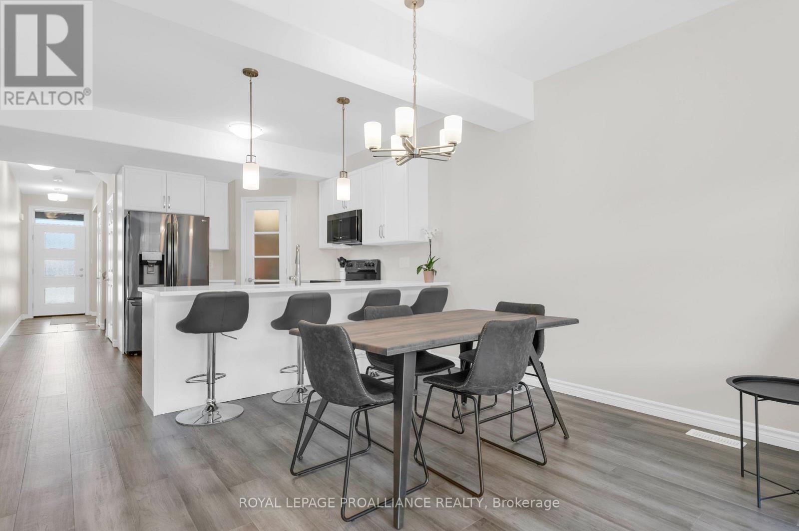 84 Athabaska Drive, Belleville (Thurlow Ward), Ontario  K8N 0T2 - Photo 17 - X12766072