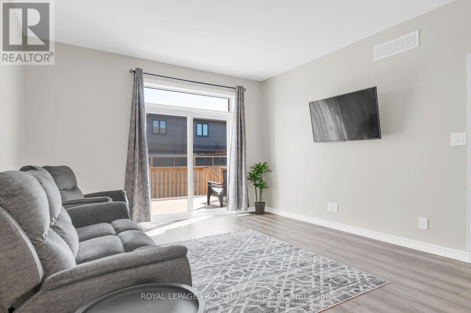 84 Athabaska Drive, Belleville (Thurlow Ward), Ontario  K8N 0T2 - Photo 19 - X12766072