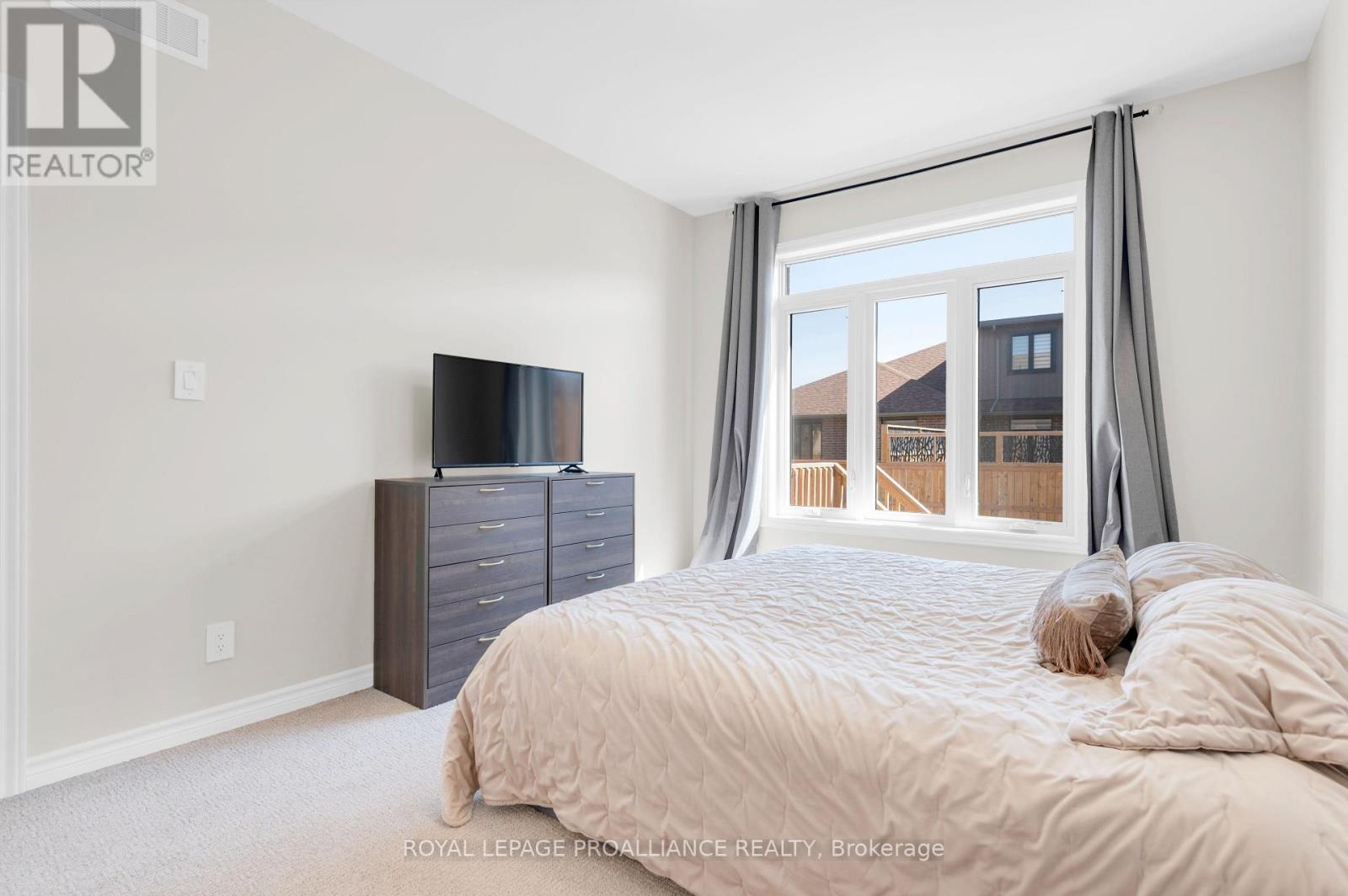 84 Athabaska Drive, Belleville (Thurlow Ward), Ontario  K8N 0T2 - Photo 22 - X12766072