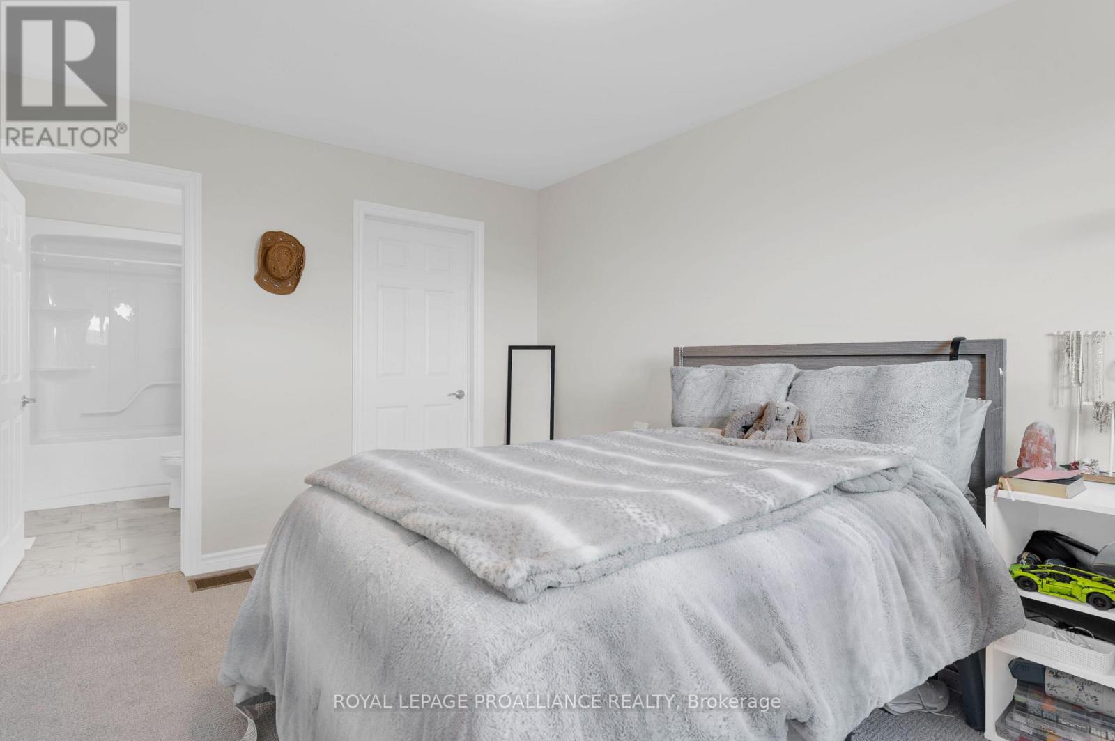 84 Athabaska Drive, Belleville (Thurlow Ward), Ontario  K8N 0T2 - Photo 28 - X12766072