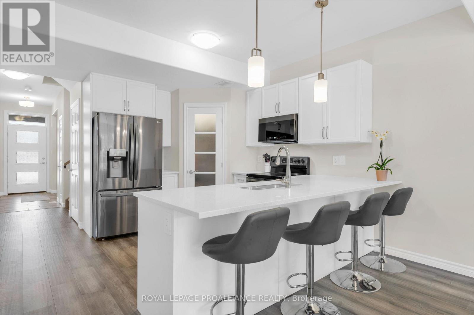 84 Athabaska Drive, Belleville (Thurlow Ward), Ontario  K8N 0T2 - Photo 9 - X12766072