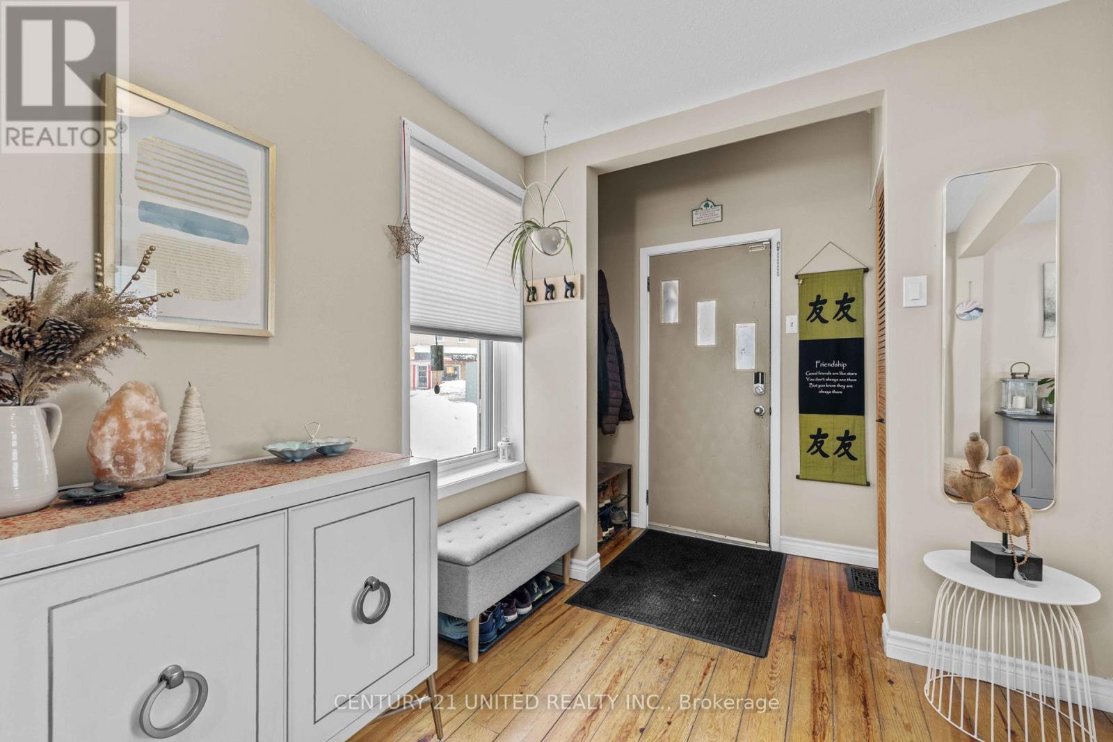 147 Lake Street, Peterborough (Town Ward 3), Ontario  K9J 2H2 - Photo 3 - X12766118