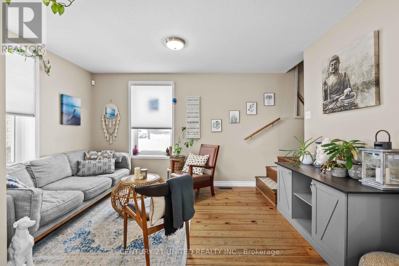 147 Lake Street, Peterborough (Town Ward 3), Ontario  K9J 2H2 - Photo 5 - X12766118