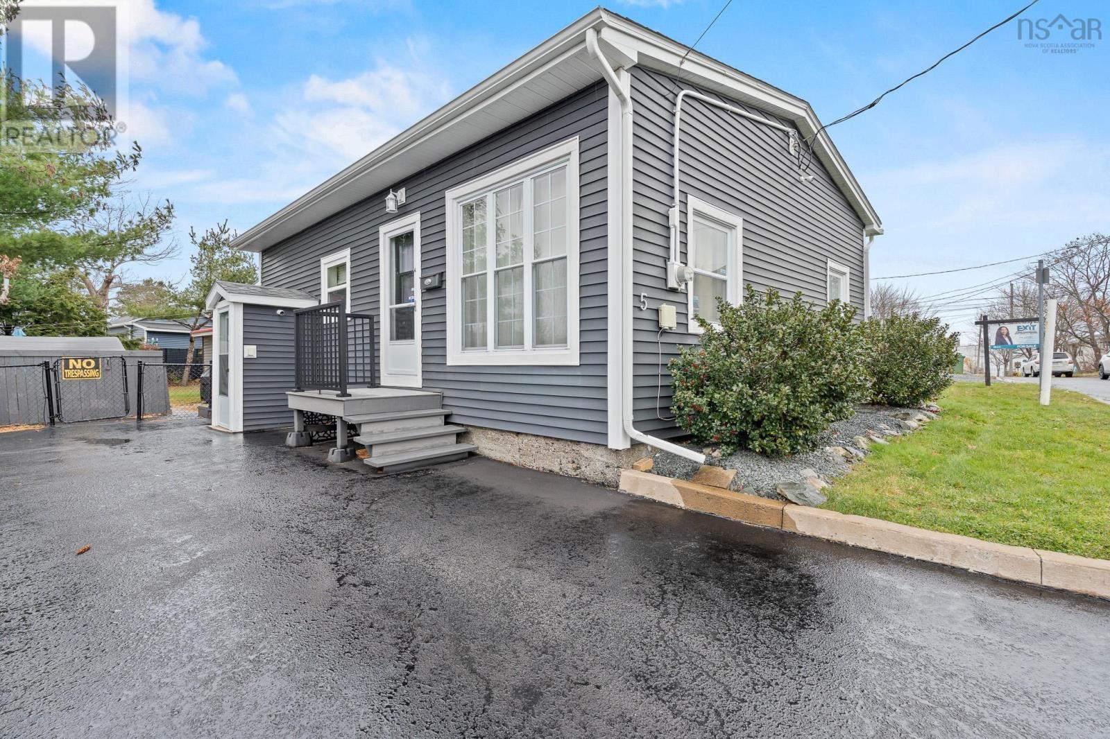 5 Herbert Street, Dartmouth, Nova Scotia