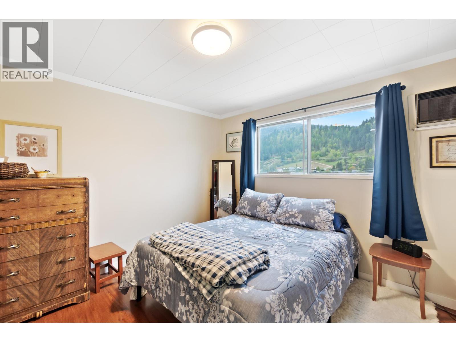 525 11th Avenue, Castlegar, British Columbia  V1N 1J6 - Photo 40 - 10375048