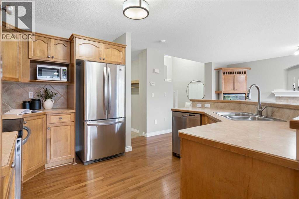 250 Royal Birch Mews Nw, Calgary, Alberta  T3G 5P1 - Photo 9 - A2283837