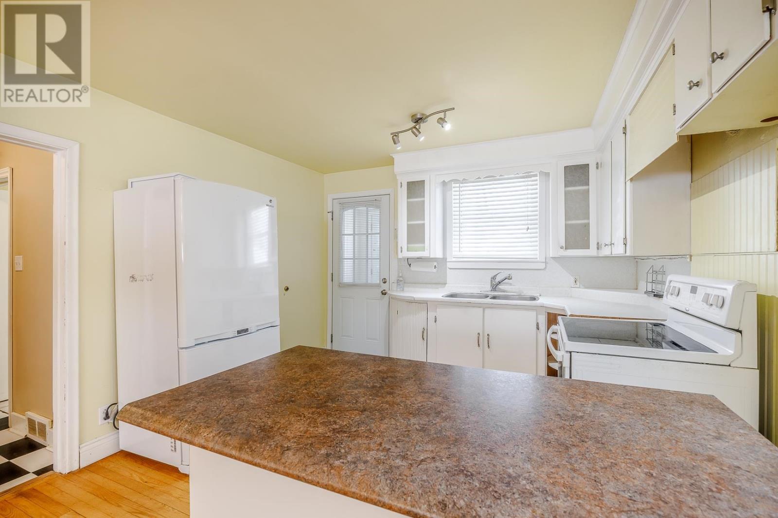 117 Spruce St, Sault Ste. Marie, Ontario  P6B 2G8 - Photo 9 - SM260244