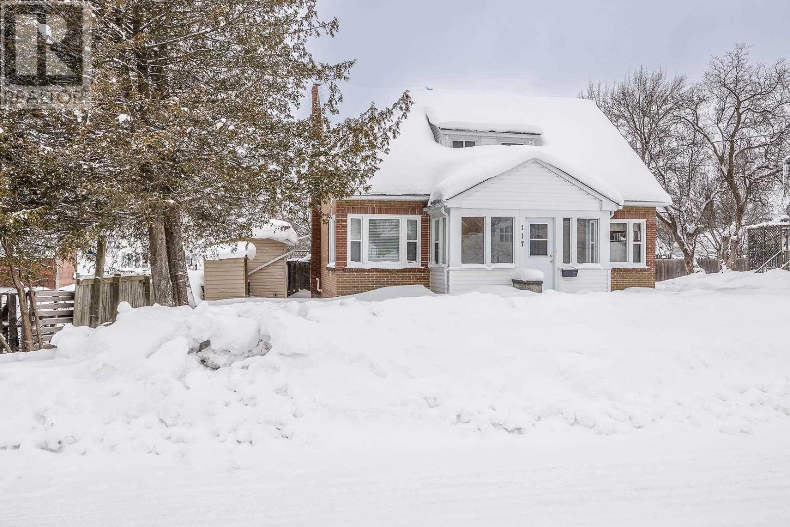 117 Spruce St, Sault Ste. Marie, Ontario  P6B 2G8 - Photo 2 - SM260245