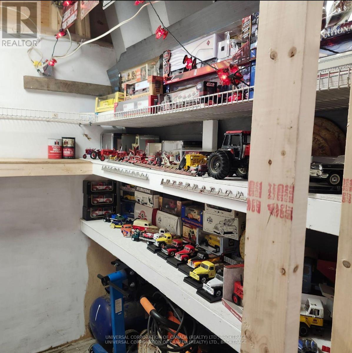 Photo 33 of 40 for 49840 Dingle Street