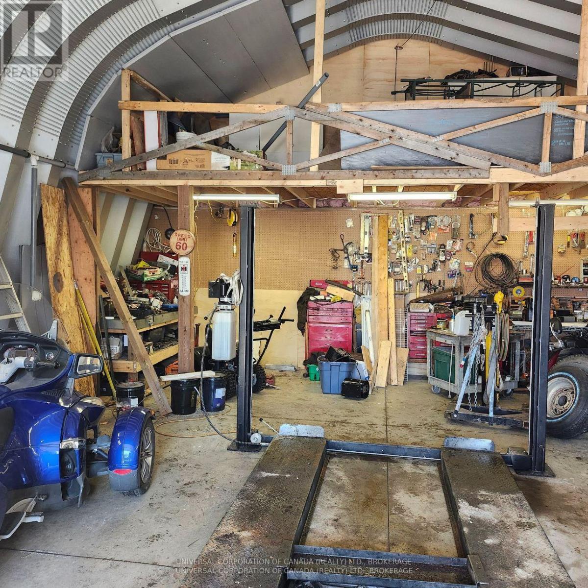 Photo 39 of 40 for 49840 Dingle Street