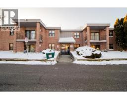 12 Montgomery DRIVE Unit# A102, Wallaceburg, Ontario