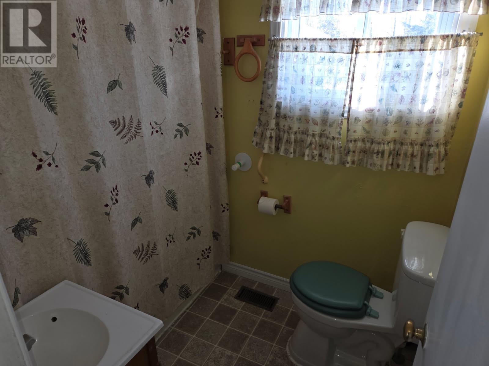 10 Elizabeth Ave, Terrace Bay, Ontario  P0T 2W0 - Photo 11 - TB252397