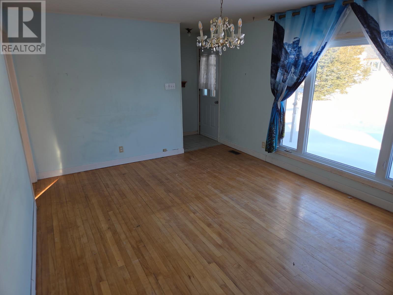 10 Elizabeth Ave, Terrace Bay, Ontario  P0T 2W0 - Photo 4 - TB252397