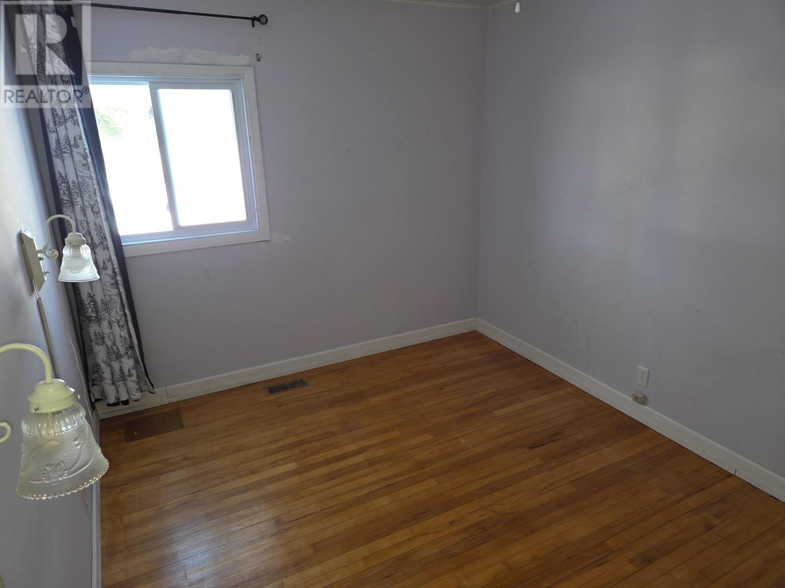 10 Elizabeth Ave, Terrace Bay, Ontario  P0T 2W0 - Photo 8 - TB252397