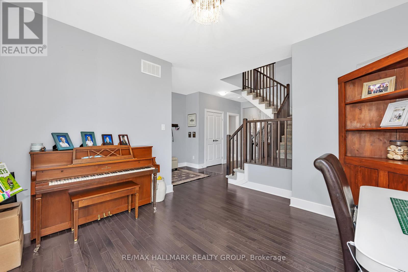 78 Dunlop Road, Carleton Place, Ontario  K7C 0R8 - Photo 8 - X12731176