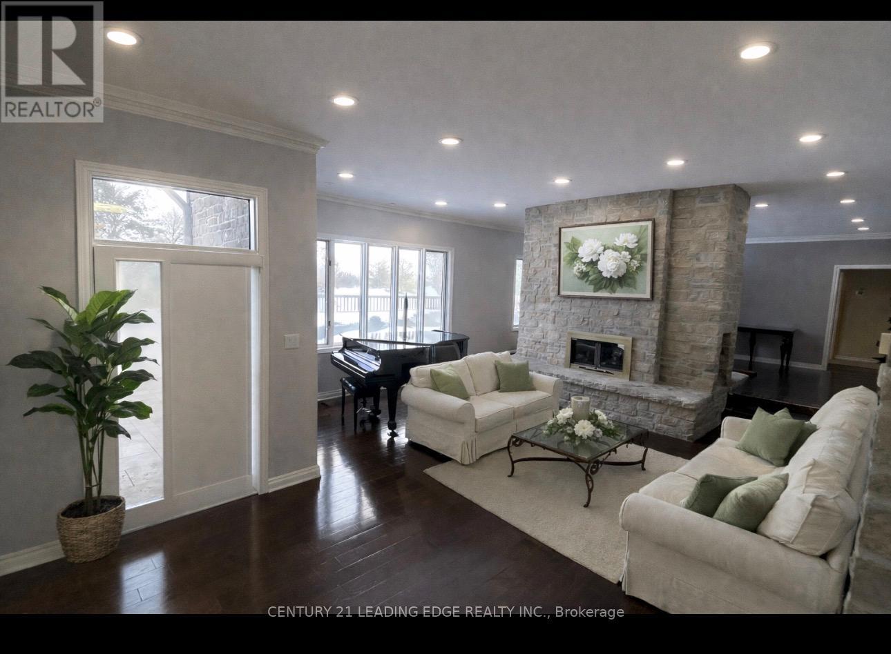 21 Buggey Lane, Ajax, Ontario  L1Z 1X4 - Photo 11 - E12638826