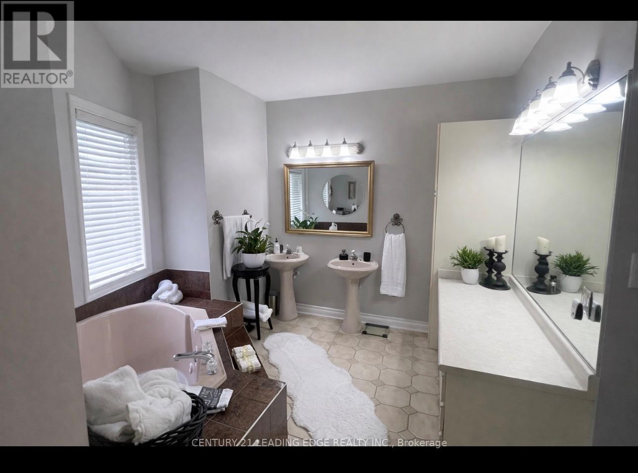 21 Buggey Lane, Ajax, Ontario  L1Z 1X4 - Photo 17 - E12638826