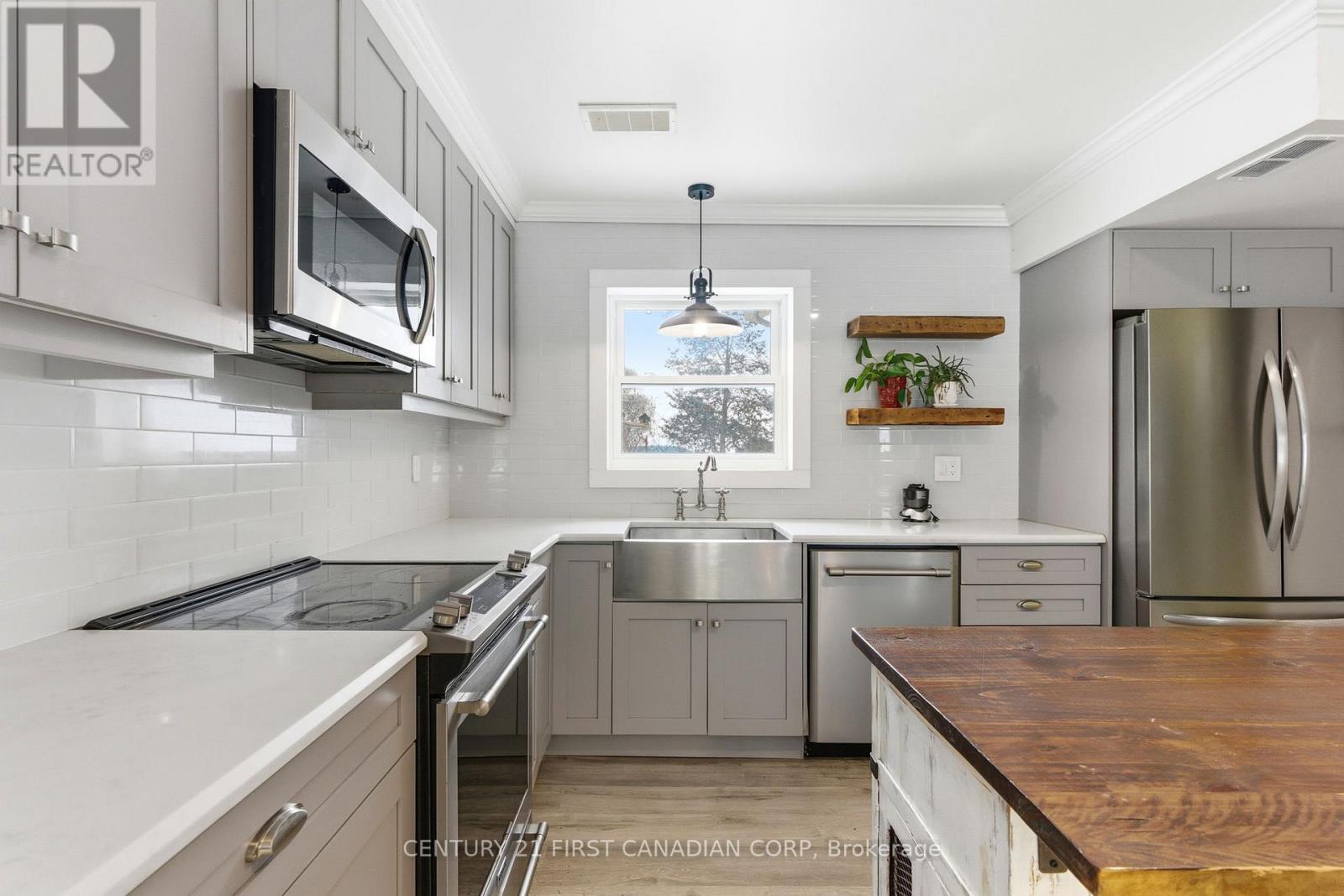 7641 Lakeshore Road, Lambton Shores, Ontario  N0N 1J0 - Photo 10 - X12765188