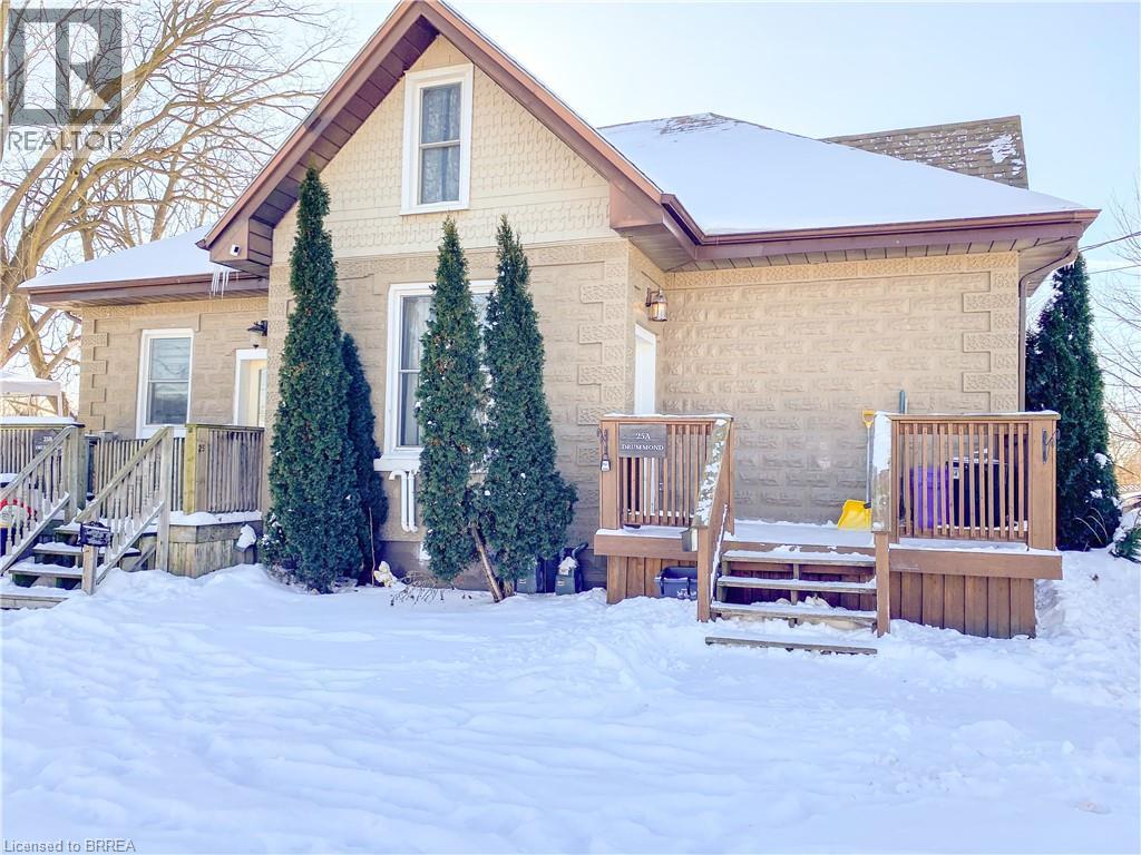 25 Drummond Street, Brantford, Ontario  N3S 5Z2 - Photo 2 - 40803562