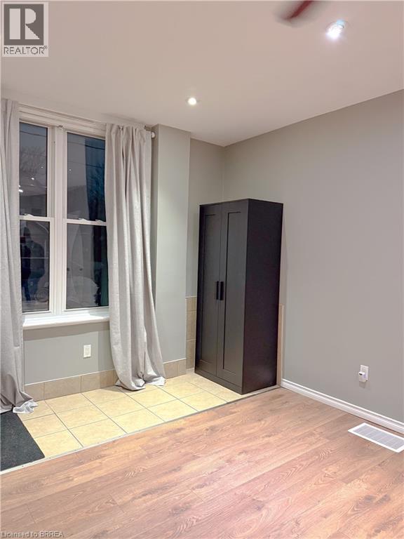 25 Drummond Street, Brantford, Ontario  N3S 5Z2 - Photo 6 - 40803562