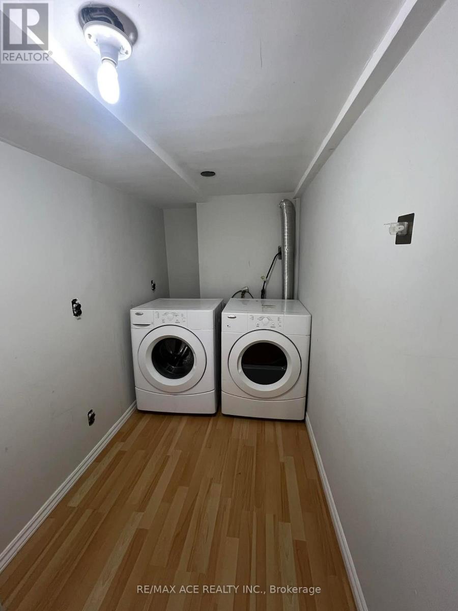 Bsmt - 23 Ada Crescent, Toronto, Ontario  M1P 4A9 - Photo 10 - E12766000