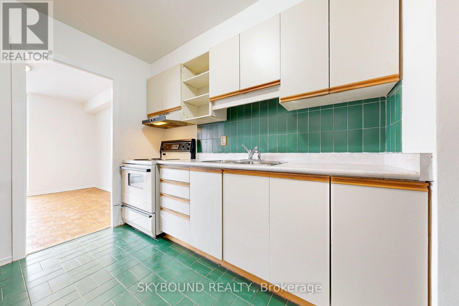 2306 - 1 Massey Square, Toronto, Ontario  M4C 5L4 - Photo 10 - E12766150