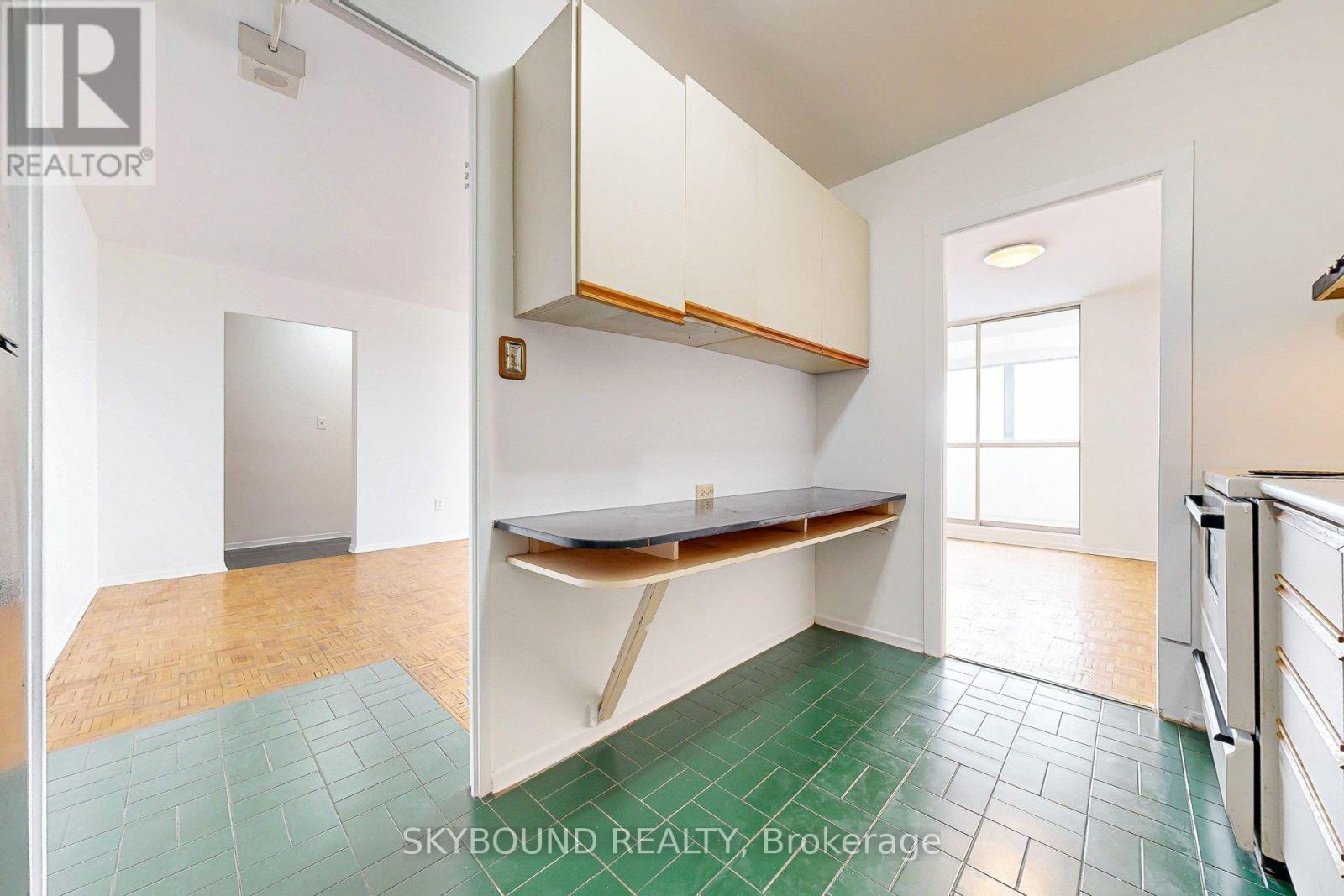 2306 - 1 Massey Square, Toronto, Ontario  M4C 5L4 - Photo 13 - E12766150