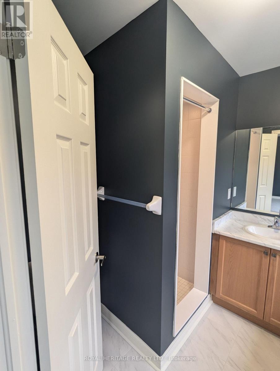 676 Fleetwood Drive, Oshawa, Ontario  L1K 1A4 - Photo 15 - E12766164