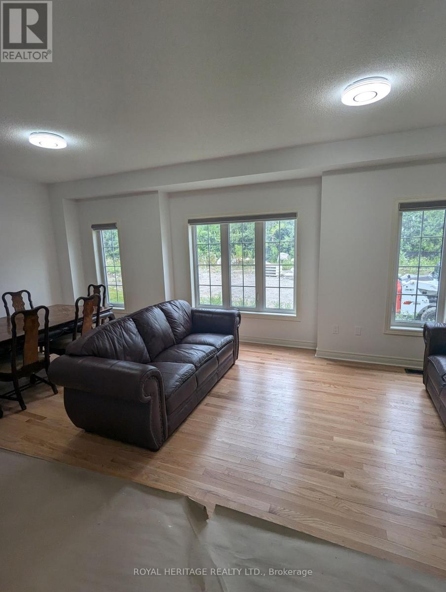 676 Fleetwood Drive, Oshawa, Ontario  L1K 1A4 - Photo 4 - E12766164