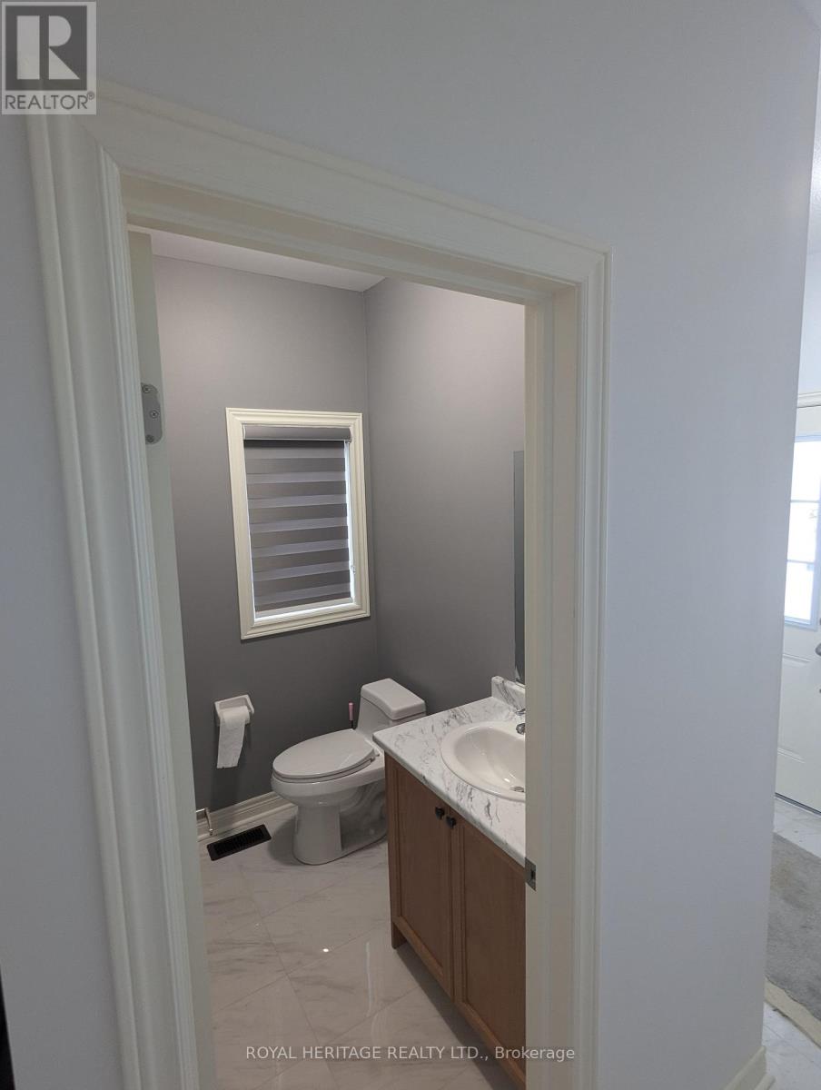 676 Fleetwood Drive, Oshawa, Ontario  L1K 1A4 - Photo 5 - E12766164