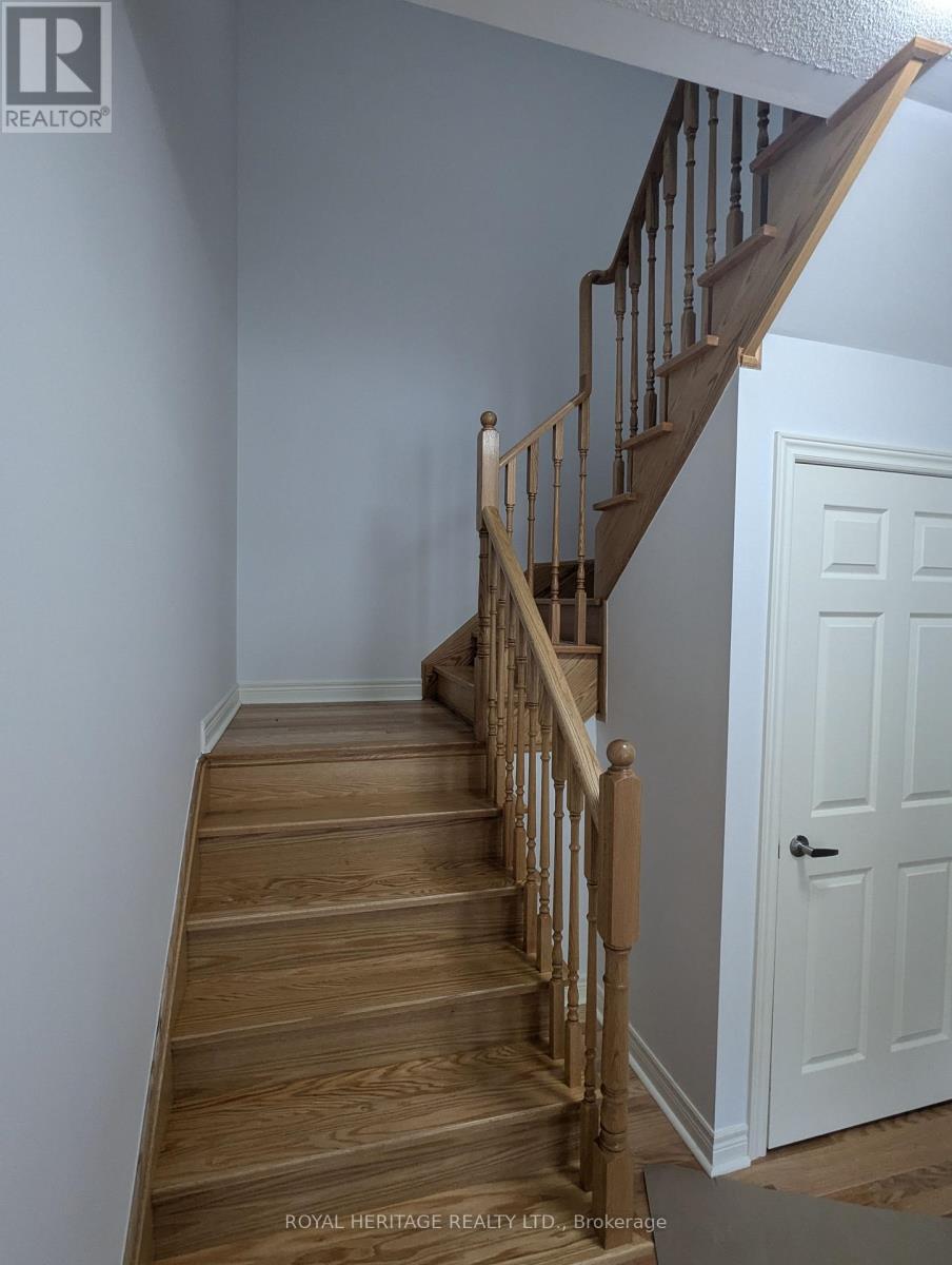 676 Fleetwood Drive, Oshawa, Ontario  L1K 1A4 - Photo 9 - E12766164