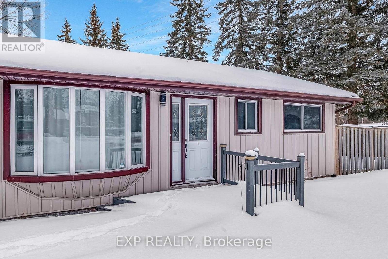 183 Spring Road, Georgina, Ontario  L4P 2K7 - Photo 5 - N12766096