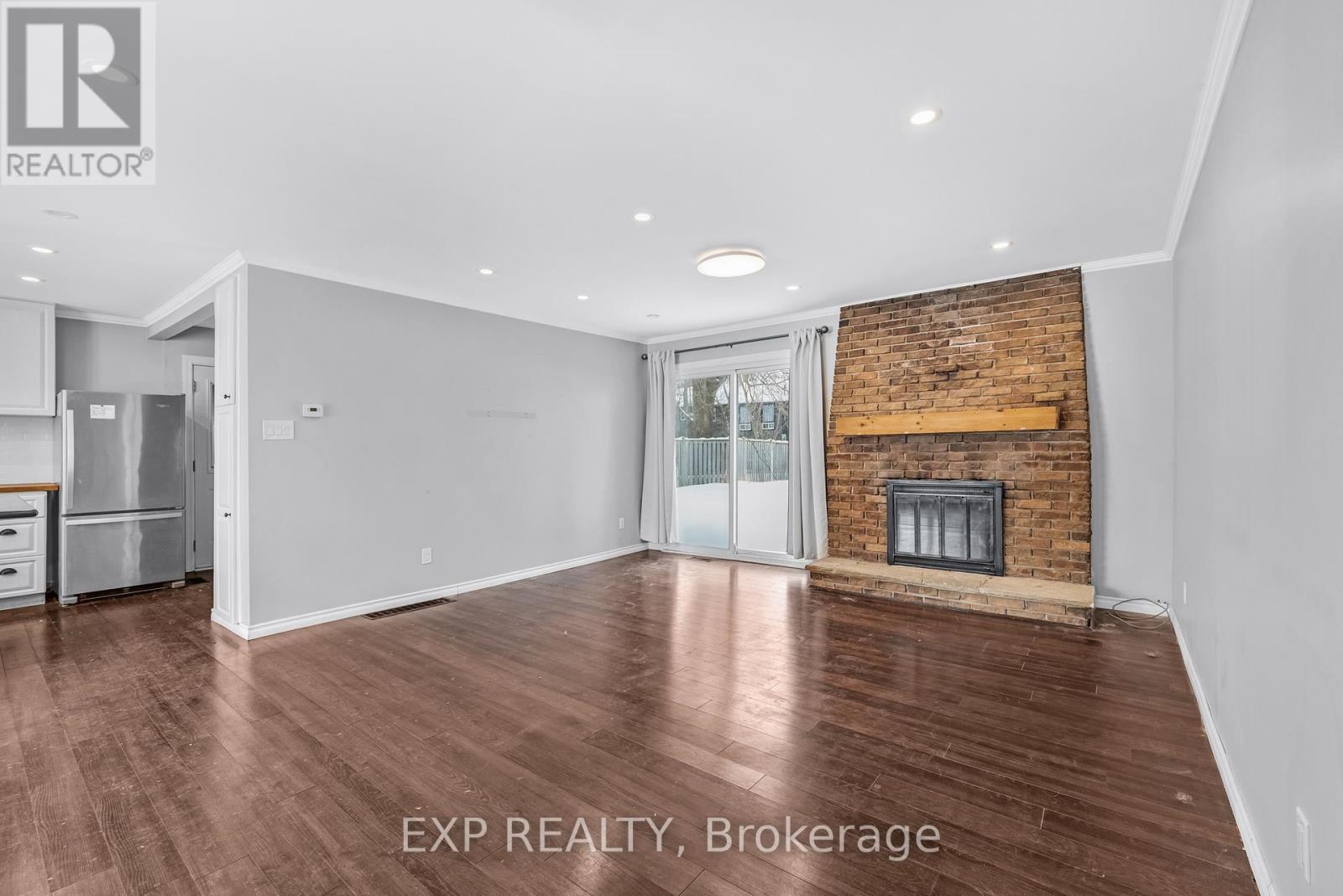 183 Spring Road, Georgina, Ontario  L4P 2K7 - Photo 7 - N12766096