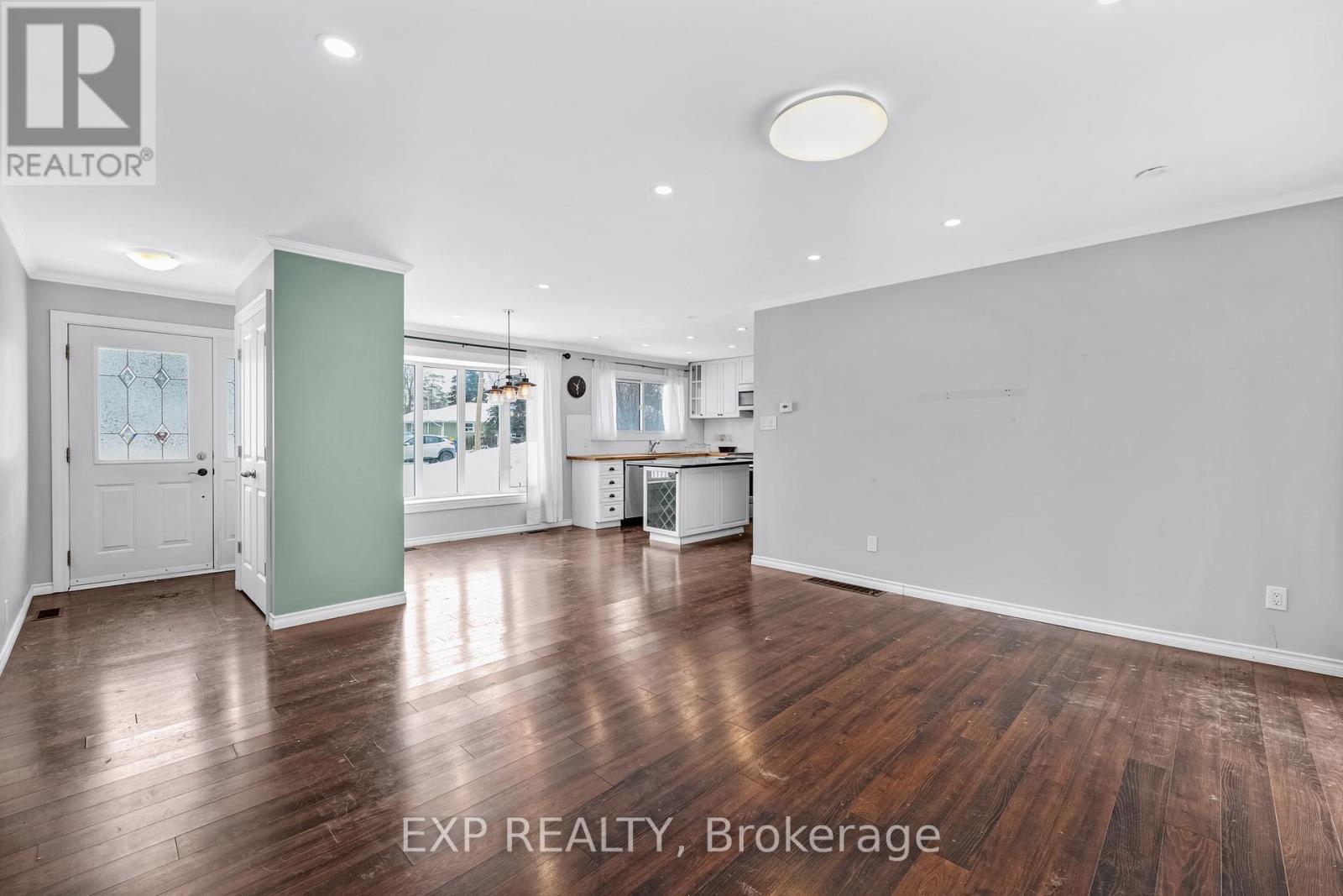 183 Spring Road, Georgina, Ontario  L4P 2K7 - Photo 8 - N12766096