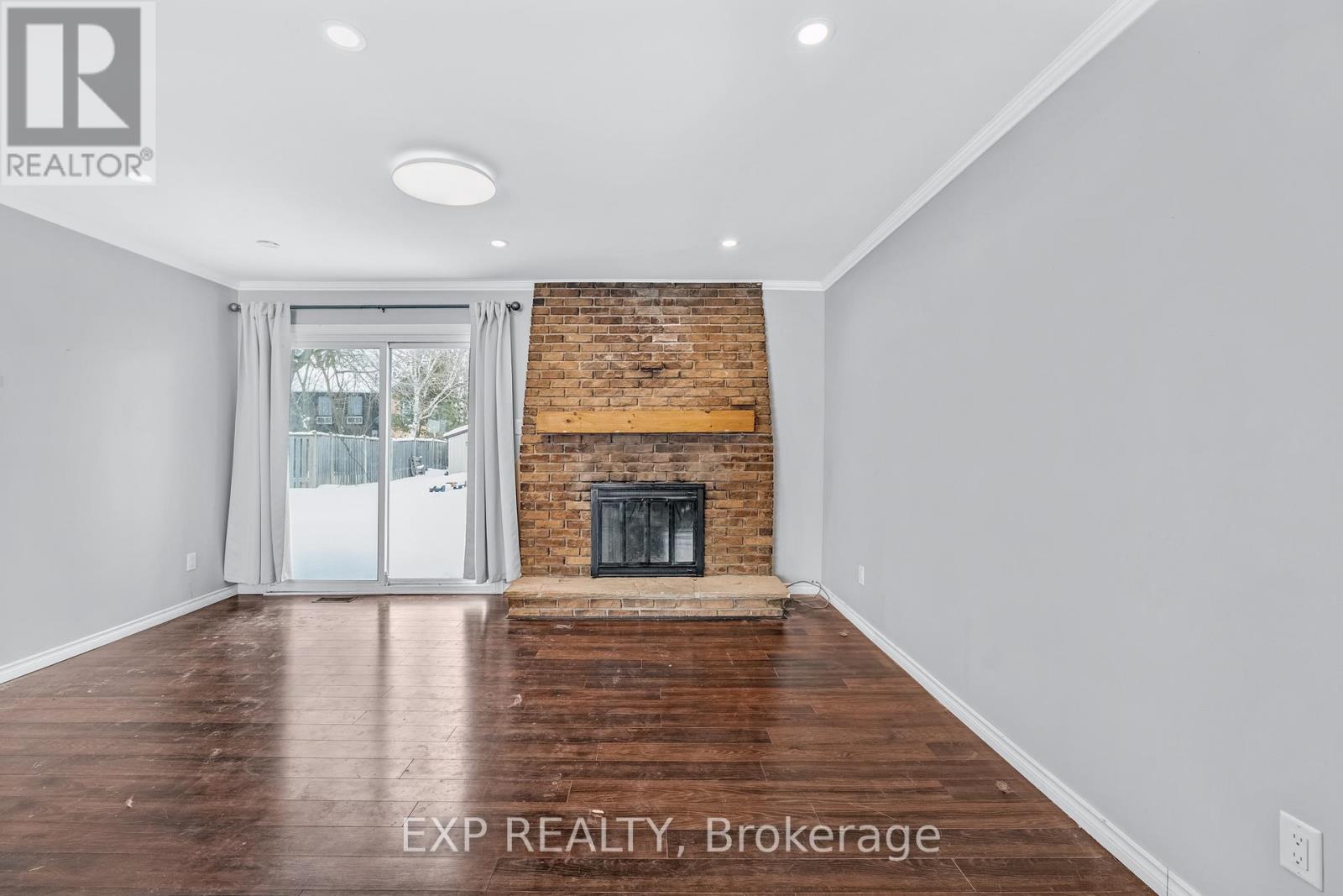 183 Spring Road, Georgina, Ontario  L4P 2K7 - Photo 9 - N12766096