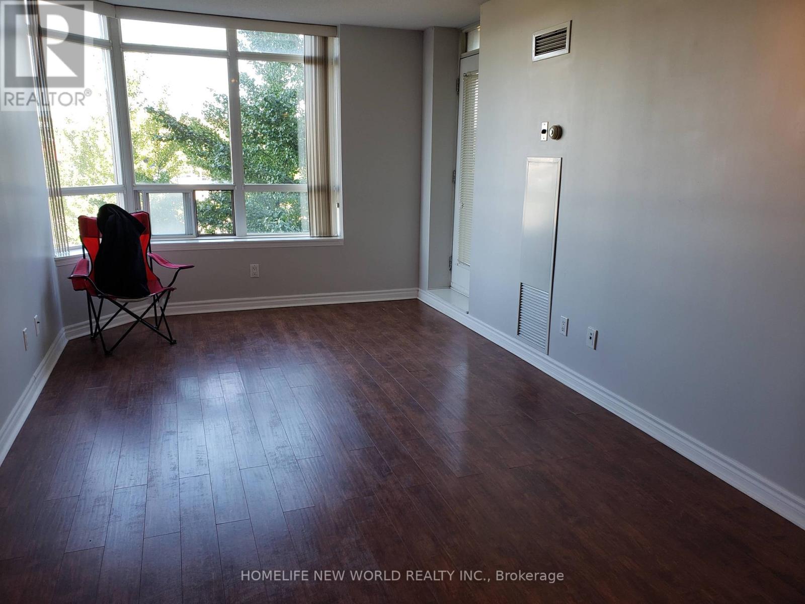 301 - 130 Pond Drive, Markham, Ontario  L3T 7W5 - Photo 13 - N12766124