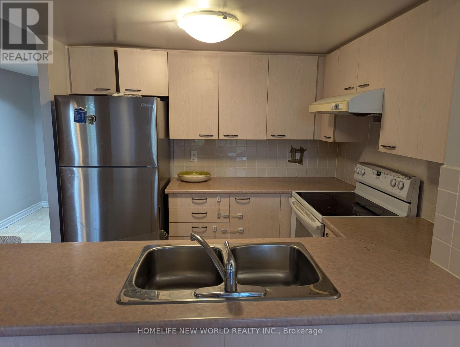 301 - 130 Pond Drive, Markham, Ontario  L3T 7W5 - Photo 22 - N12766124