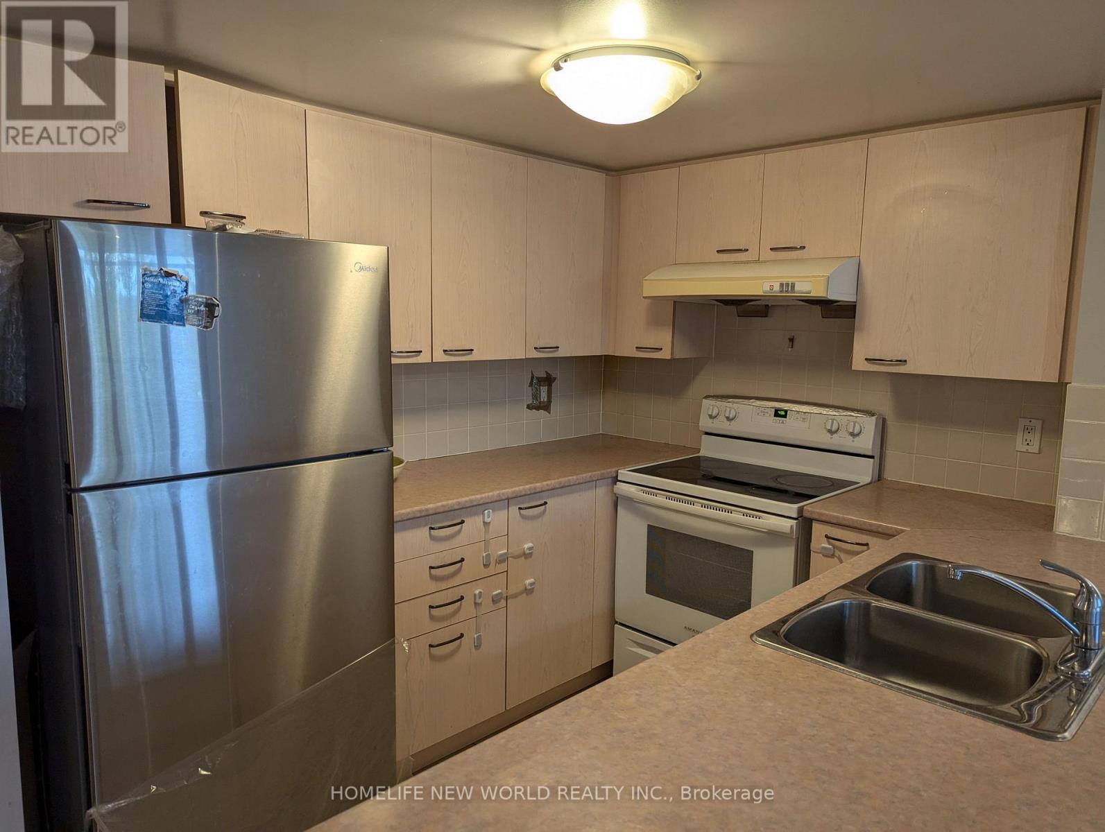 301 - 130 Pond Drive, Markham, Ontario  L3T 7W5 - Photo 23 - N12766124