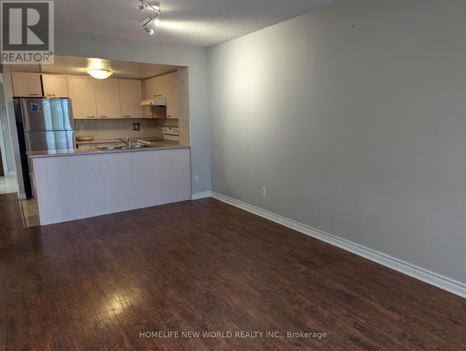 301 - 130 Pond Drive, Markham, Ontario  L3T 7W5 - Photo 25 - N12766124