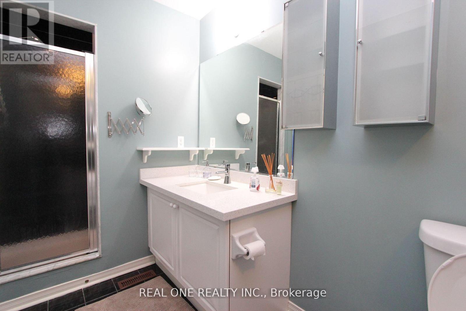 287 Bantry Avenue, Richmond Hill, Ontario  L4B 4M8 - Photo 10 - N12766166