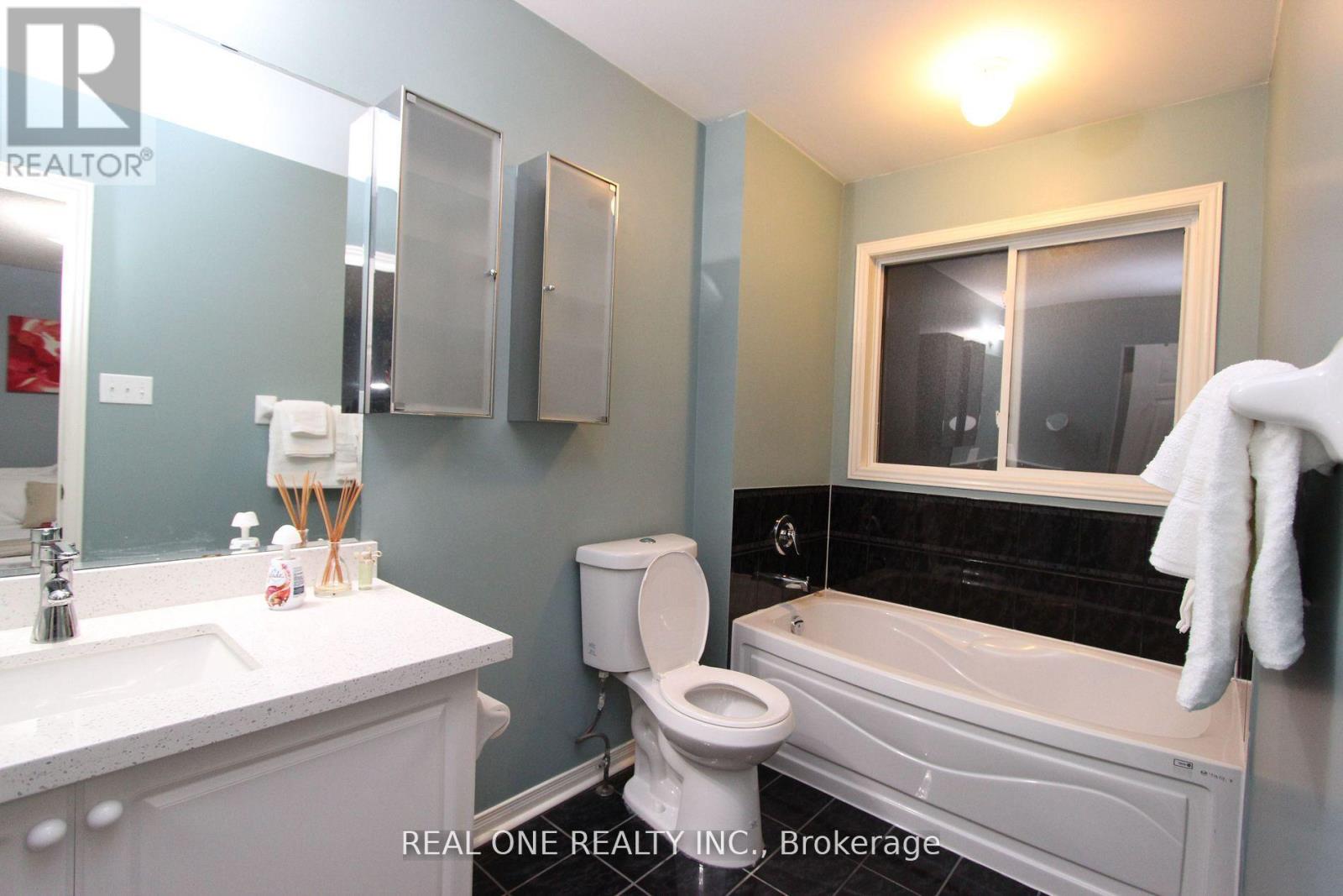 287 Bantry Avenue, Richmond Hill, Ontario  L4B 4M8 - Photo 11 - N12766166