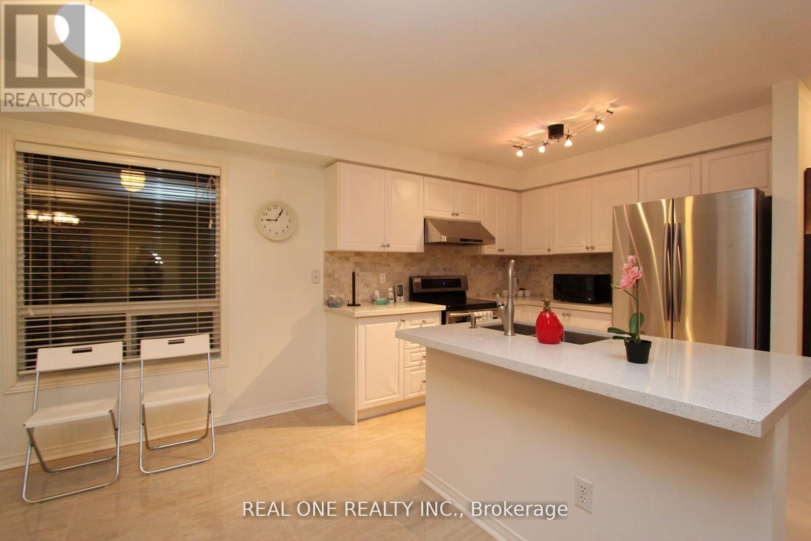 287 Bantry Avenue, Richmond Hill, Ontario  L4B 4M8 - Photo 2 - N12766166