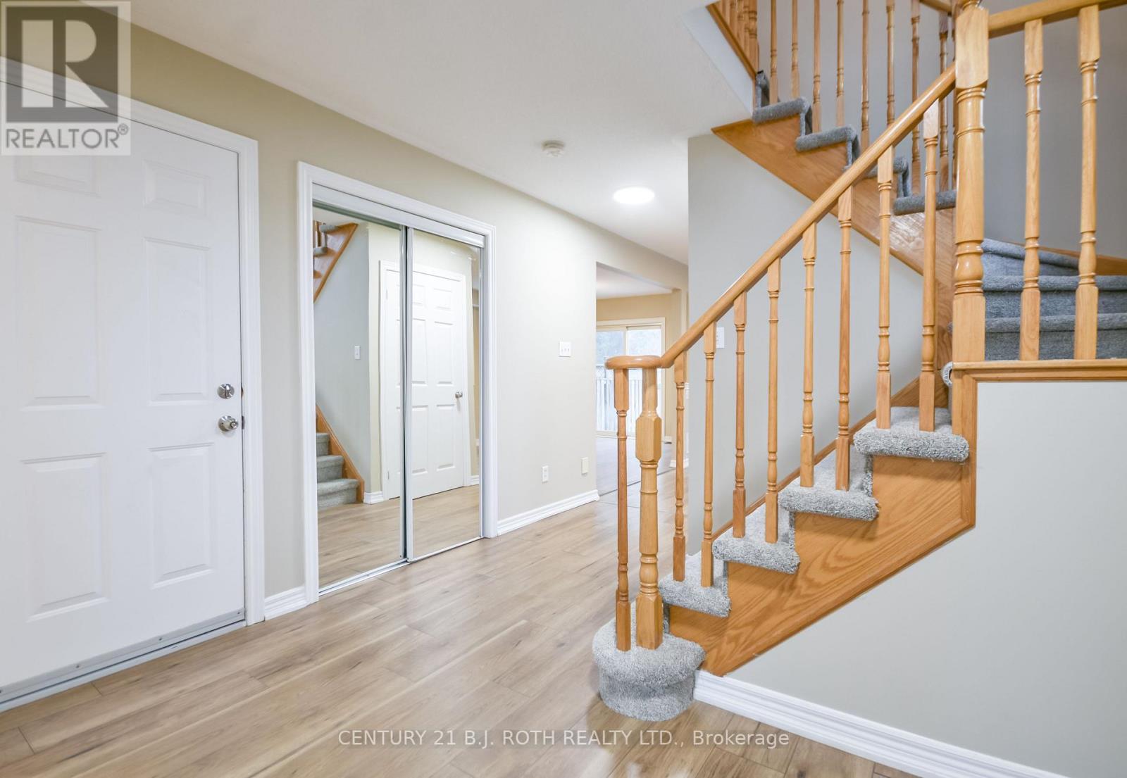 194 Sundew Drive, Barrie (Holly), Ontario  L4N 9Z3 - Photo 4 - S12766044
